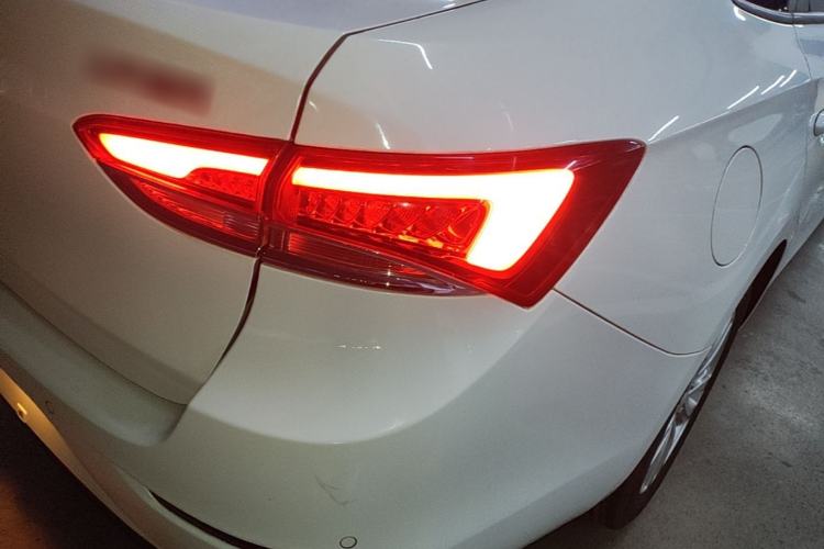 Used Buick GT 2018 15T Manual Elite Version China V Standard Right Rear Taillight
