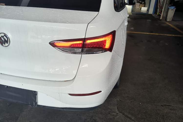 Used Buick GT 2018 18T Automatic Elite Model Right Rear Taillight
