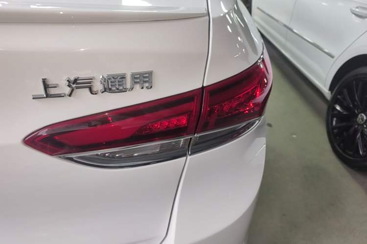 Used Buick GT 2018 18T Automatic Flagship Model Right Rear Taillight