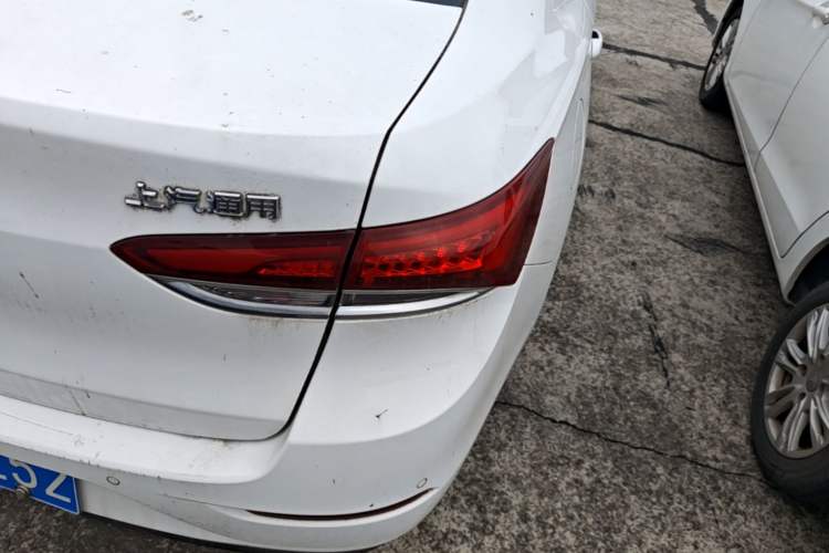Used Buick GT 2018 18T Automatic Elite Model Right Rear Taillight