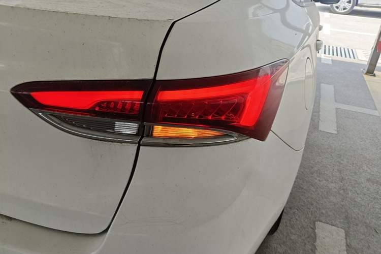 Used Buick GT 2018 18T Automatic Elite Model Right Rear Taillight
