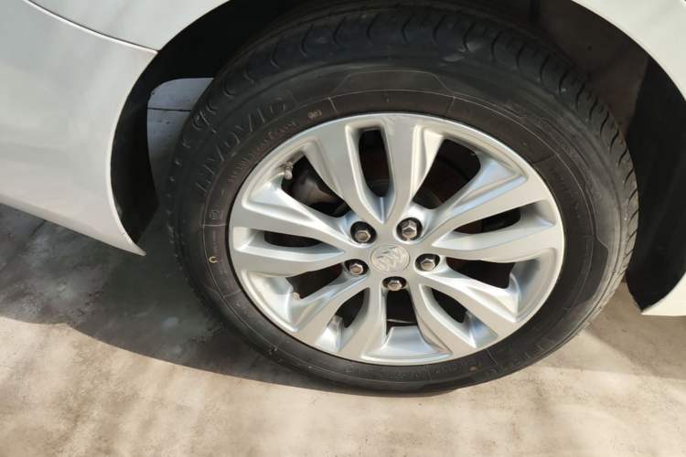 Used Buick GT 2018 15T Manual Elite Version China V Standard Right Rear Wheel Hub
