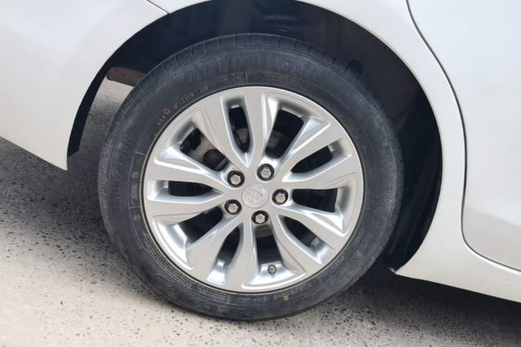 Used Buick GT 2018 15T Manual Elite Version China V Standard Right Rear Wheel Hub