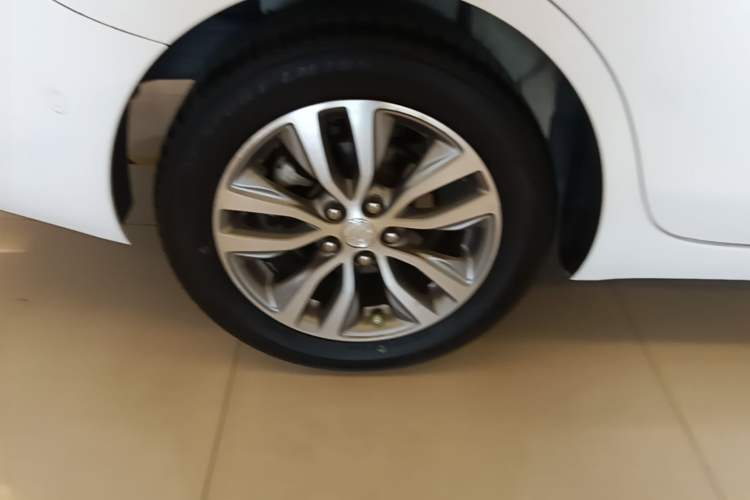 Used Buick GT 2018 18T Automatic Flagship Model Right Rear Wheel Hub