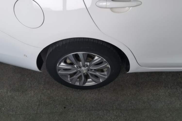 Used Buick GT 2018 18T Automatic Flagship Model Right Rear Wheel Hub