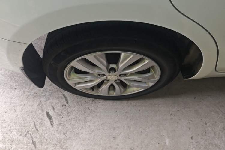 Used Buick GT 2018 15T Manual Elite Version China V Standard Right Rear Wheel Hub