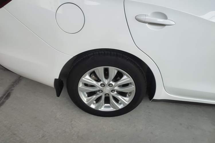 Used Buick GT 2018 15T Manual Elite Version China V Standard Right Rear Wheel Hub