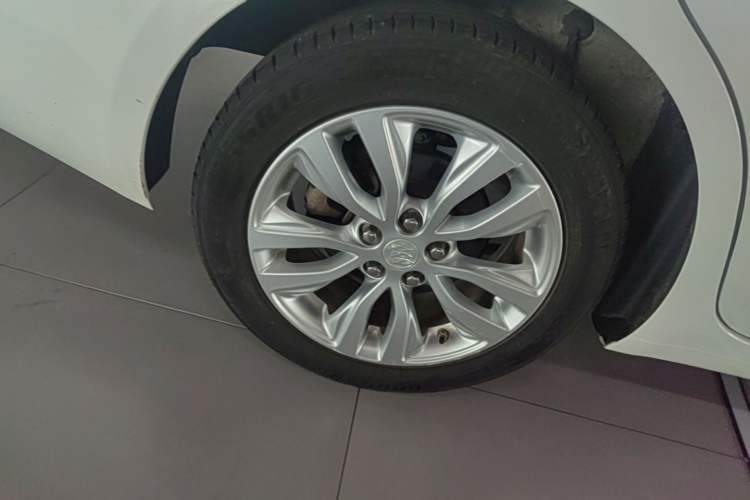 Used Buick GT 2018 15T Dual-Clutch Elite Model China V Standard Right Rear Wheel Hub