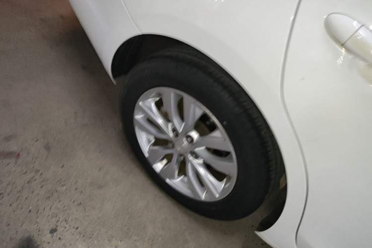 Used Buick GT 2018 15T Manual Elite Version China V Standard Right Rear Wheel Hub