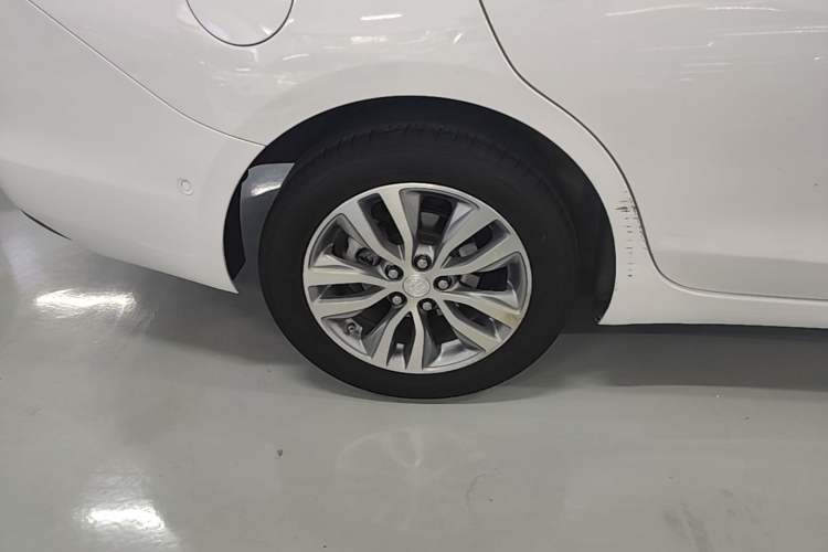 Used Buick GT 2018 18T Automatic Flagship Model Right Rear Wheel Hub