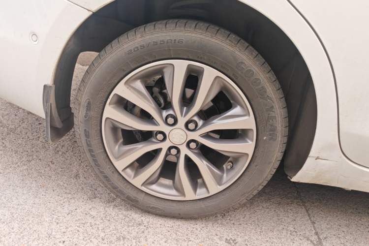 Used Buick GT 2018 18T Automatic Flagship Model Right Rear Wheel Hub
