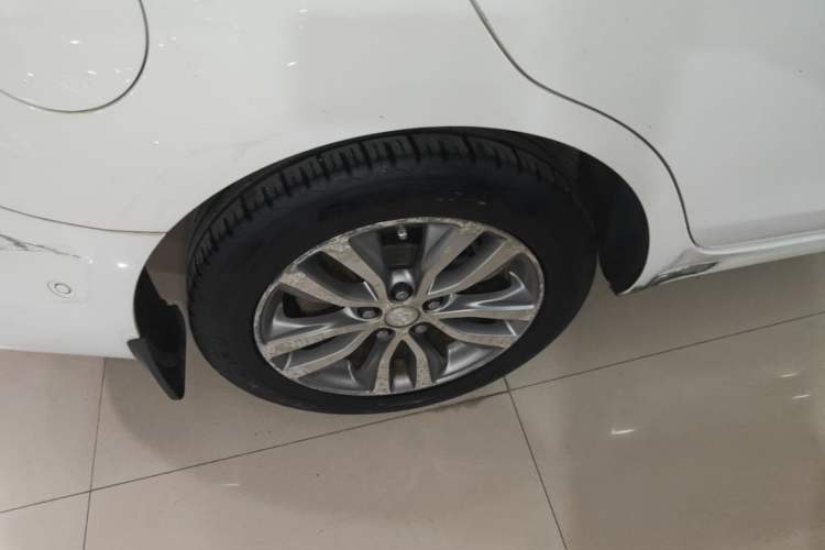 Used Buick GT 2018 18T Automatic Flagship Model Right Rear Wheel Hub
