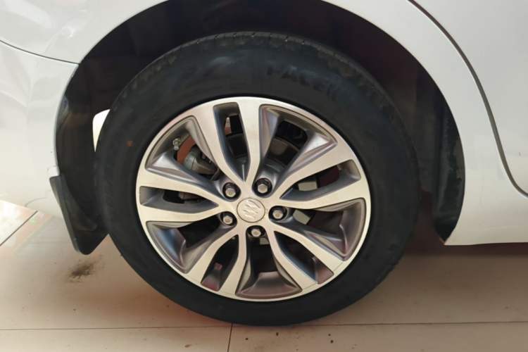 Used Buick GT 2018 18T Automatic Elite Model Right Rear Wheel Hub