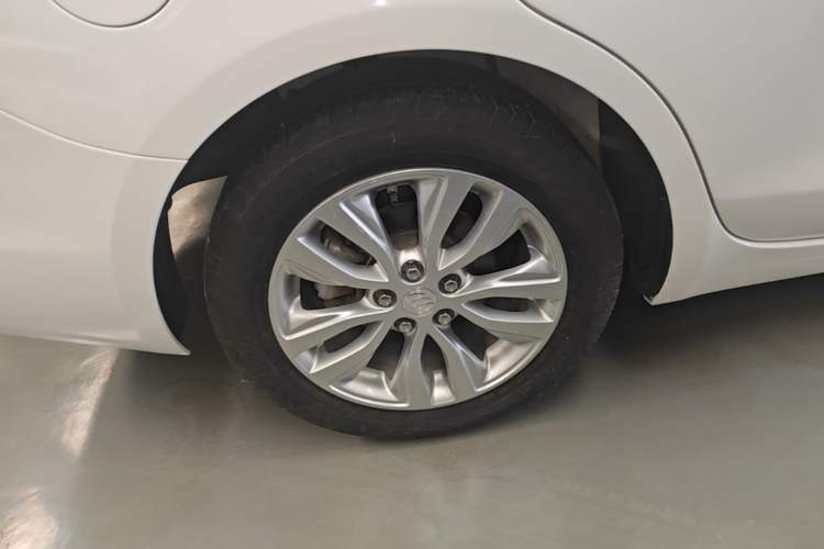 Used Buick GT 2018 15T Manual Elite Version China V Standard Right Rear Wheel Hub
