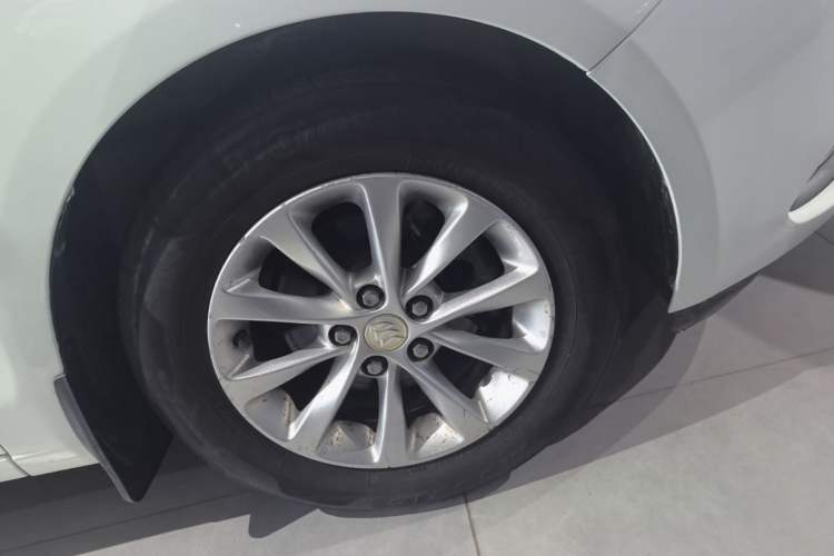 Used Buick GT 2018 15T Dual-Clutch Advanced Model China V Standard Right Rear Wheel Hub
