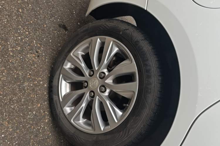 Used Buick GT 2018 15T Manual Elite Version China V Standard Right Rear Wheel Hub