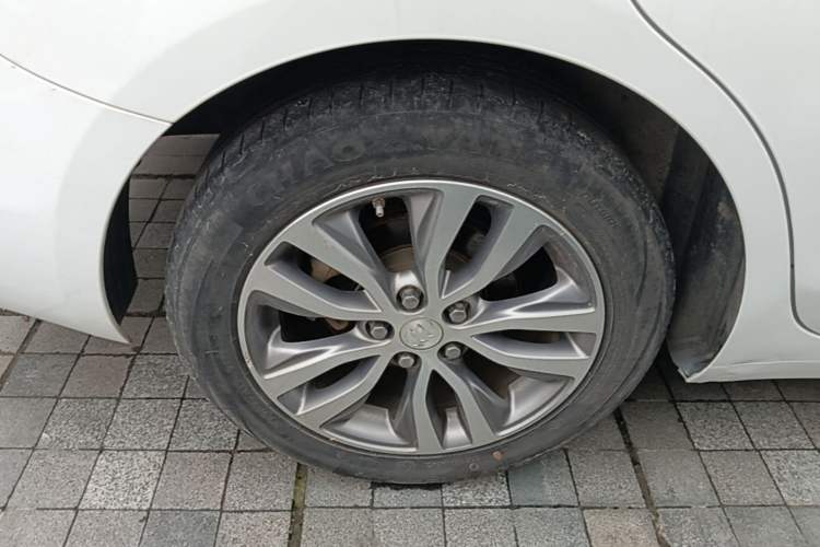 Used Buick GT 2018 18T Automatic Elite Model Right Rear Wheel Hub