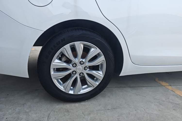Used Buick GT 2018 15T Dual-Clutch Elite Model China V Standard Right Rear Wheel Hub