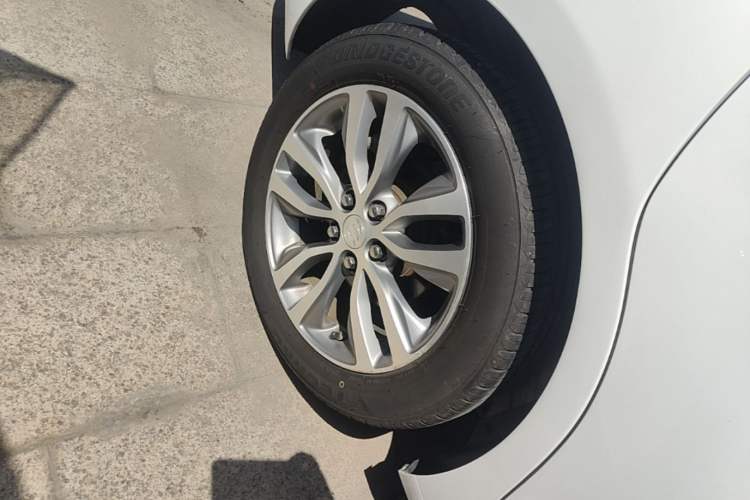 Used Buick GT 2018 18T Automatic Flagship Model Right Rear Wheel Hub