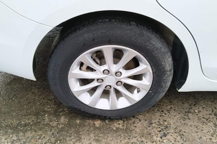Used Buick GT 2018 15T Dual-Clutch Advanced Model China V Standard Right Rear Wheel Hub