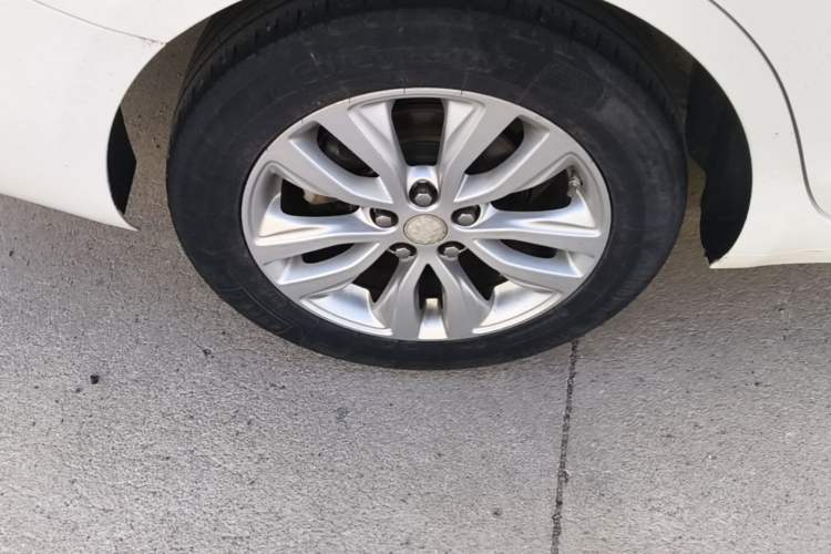 Used Buick GT 2018 15T Manual Elite Version China V Standard Right Rear Wheel Hub