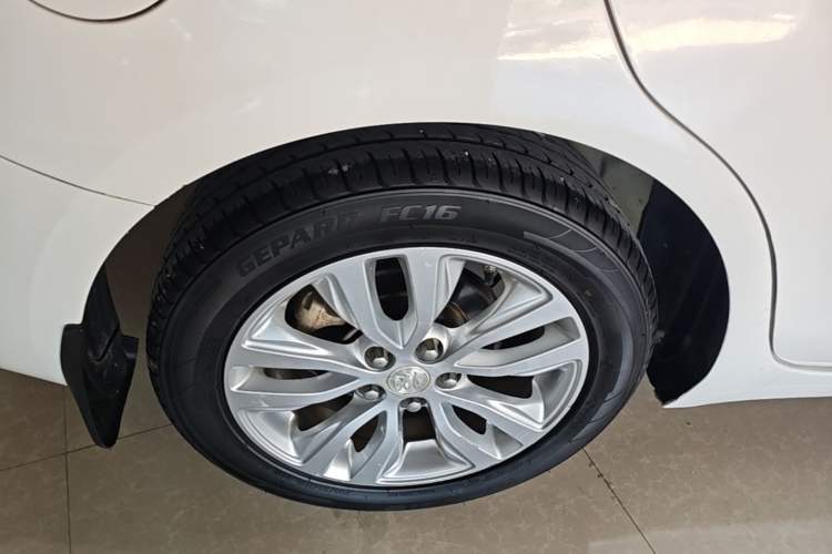Used Buick GT 2018 15T Dual-Clutch Elite Model China V Standard Right Rear Wheel Hub
