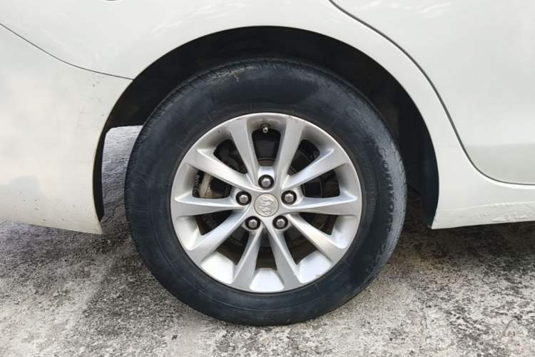 Used Buick GT 2018 15T Dual-Clutch Advanced Model China V Standard Right Rear Wheel Hub