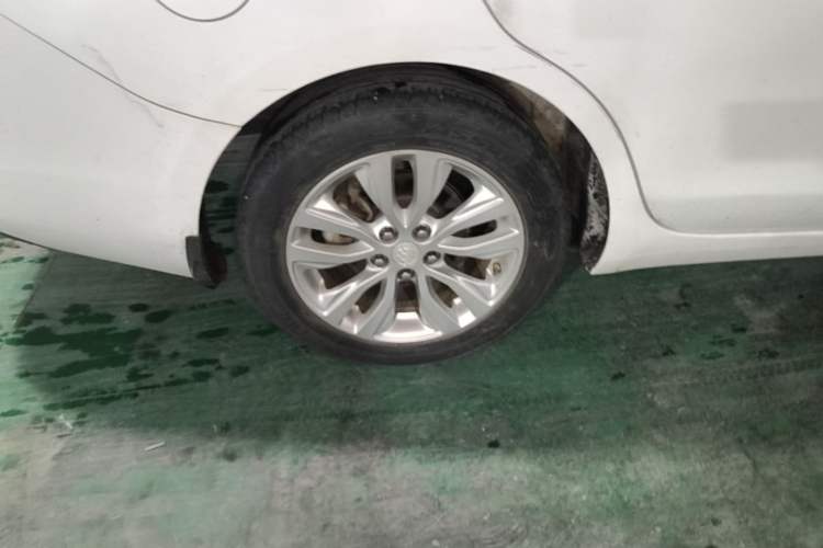 Used Buick GT 2018 15T Manual Elite Version China V Standard Right Rear Wheel Hub