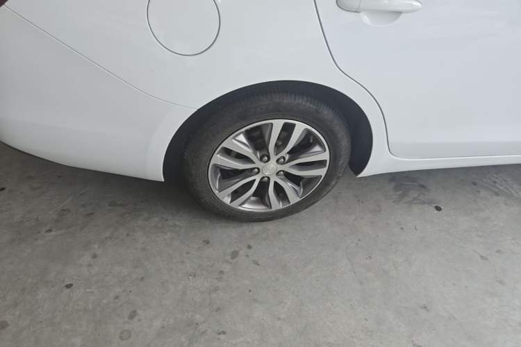 Used Buick GT 2018 18T Automatic Elite Model Right Rear Wheel Hub