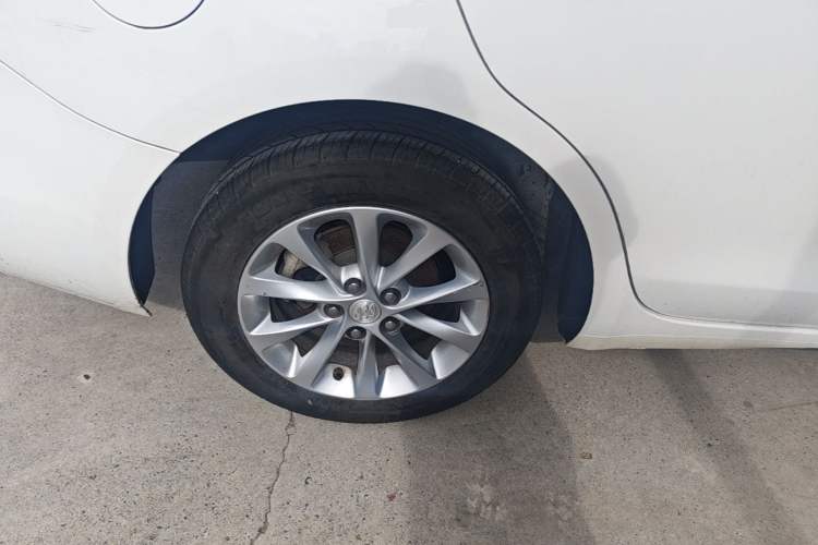 Used Buick GT 2018 15T Dual-Clutch Advanced Model China V Standard Right Rear Wheel Hub