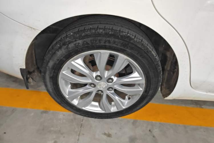 Used Buick GT 2018 15T Dual-Clutch Elite Model China V Standard Right Rear Wheel Hub