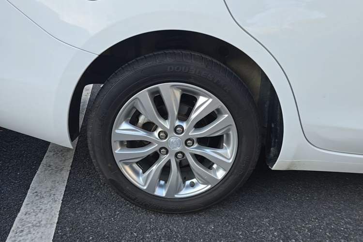 Used Buick GT 2018 15T Dual-Clutch Elite Model China V Standard Right Rear Wheel Hub