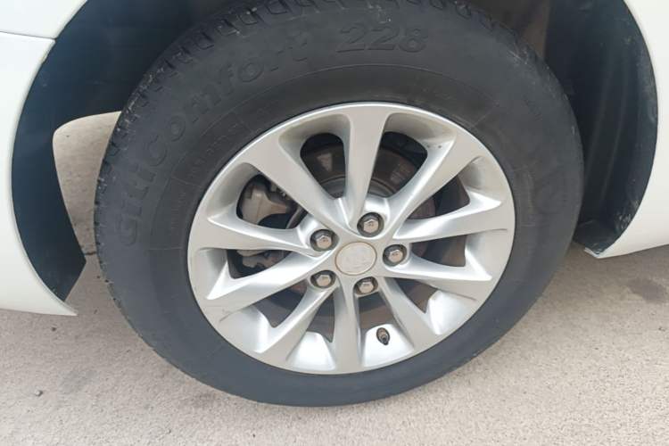 Used Buick GT 2018 15T Dual-Clutch Advanced Model China V Standard Right Rear Wheel Hub