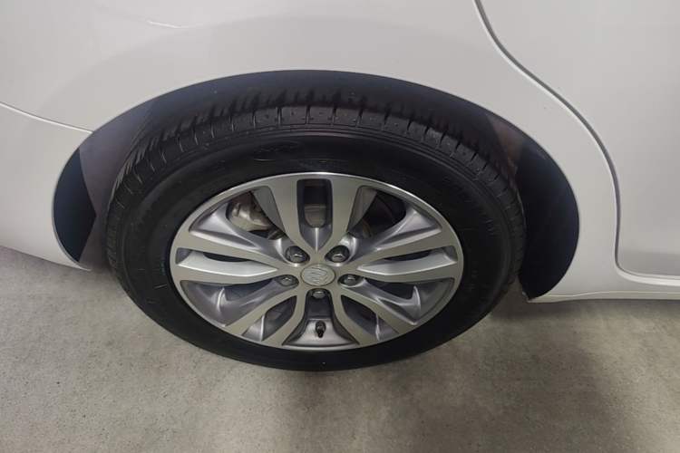 Used Buick GT 2018 18T Automatic Flagship Model Right Rear Wheel Hub