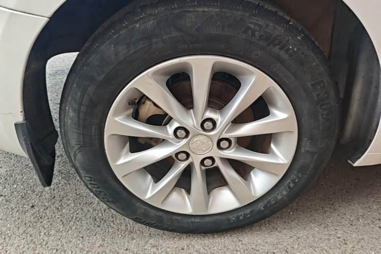 Used Buick GT 2018 15T Dual-Clutch Advanced Model China V Standard Right Rear Wheel Hub