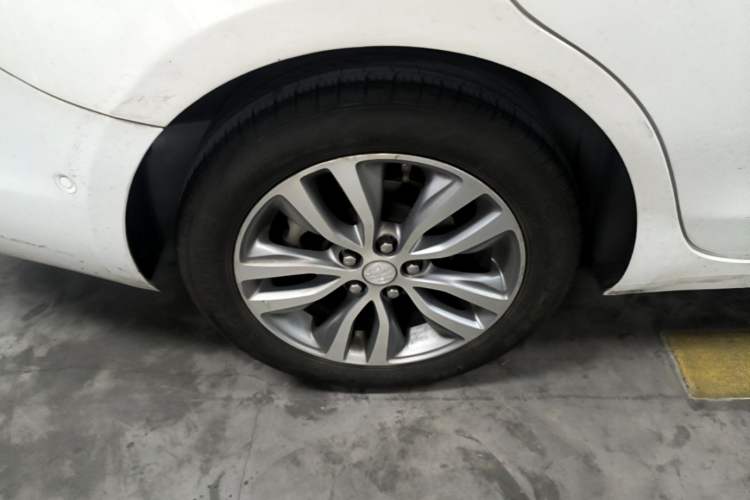 Used Buick GT 2018 18T Automatic Flagship Model Right Rear Wheel Hub