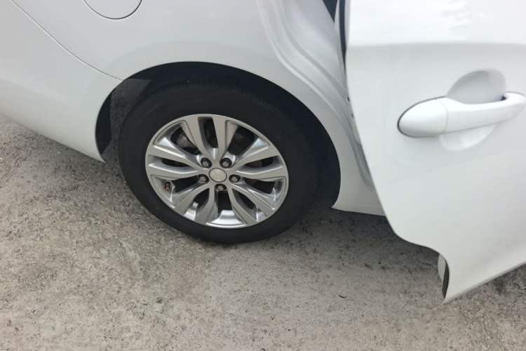 Used Buick GT 2018 15T Dual-Clutch Elite Model China V Standard Right Rear Wheel Hub