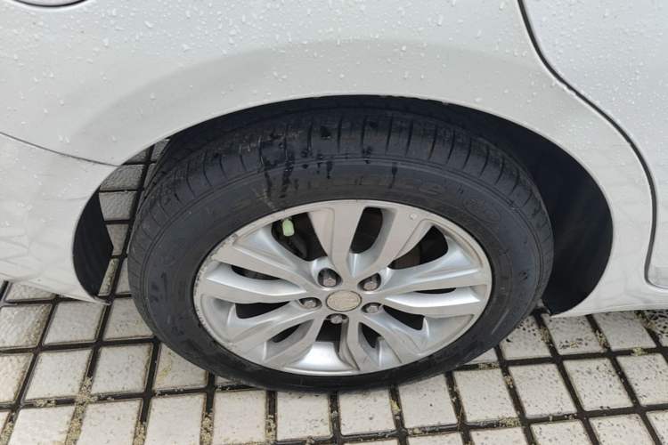 Used Buick GT 2018 15T Dual-Clutch Elite Model China V Standard Right Rear Wheel Hub