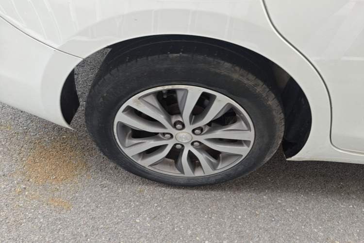 Used Buick GT 2018 18T Automatic Elite Model Right Rear Wheel Hub