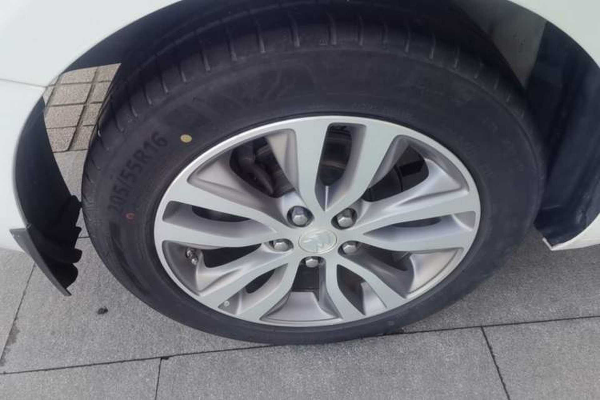 Used Buick GT 2018 18T Automatic Elite Model Right Rear Wheel Hub