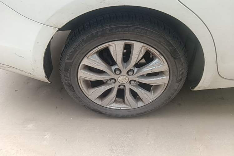 Used Buick GT 2018 15T Dual-Clutch Elite Model China V Standard Right Rear Wheel Hub