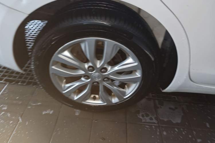 Used Buick GT 2018 15T Dual-Clutch Elite Model China V Standard Right Rear Wheel Hub