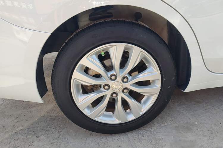 Used Buick GT 2018 15T Manual Elite Version China V Standard Right Rear Wheel Hub
