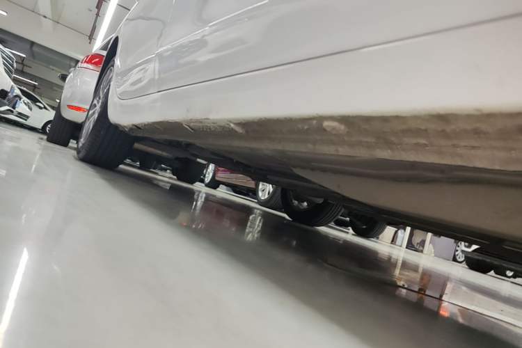 Used Buick GT 2018 18T Automatic Elite Model Right Side Sill