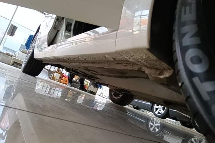 Used Buick GT 2018 18T Automatic Elite Model Right Side Sill