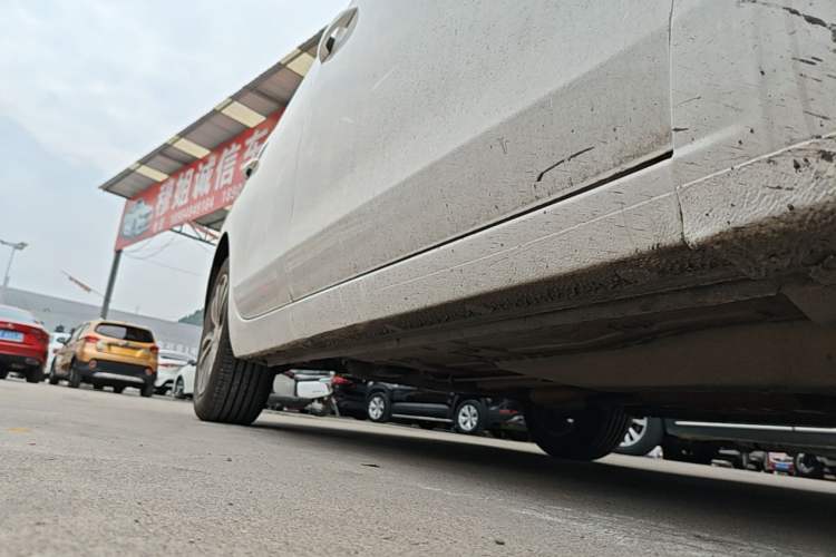 Used Buick GT 2018 18T Automatic Elite Model Right Side Sill