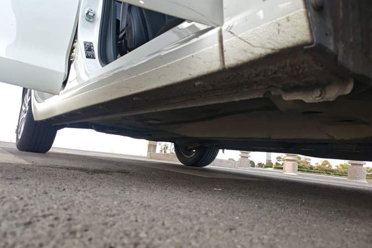 Used Buick GT 2018 18T Automatic Elite Model Right Side Sill