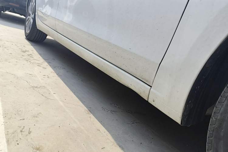 Used Buick GT 2018 18T Automatic Elite Model Right Side Sill