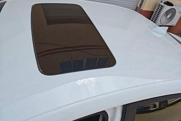 Used Buick GT 2018 18T Automatic Elite Model Roof