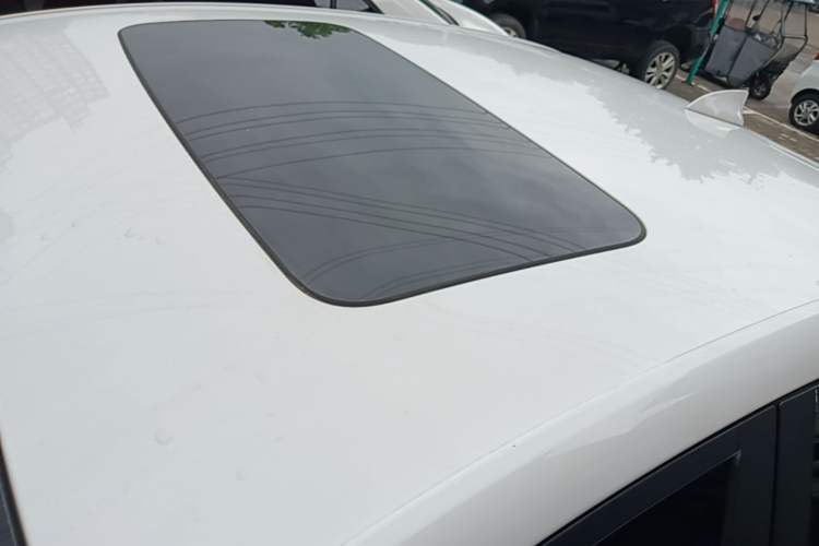 Used Buick GT 2018 18T Automatic Elite Model Roof